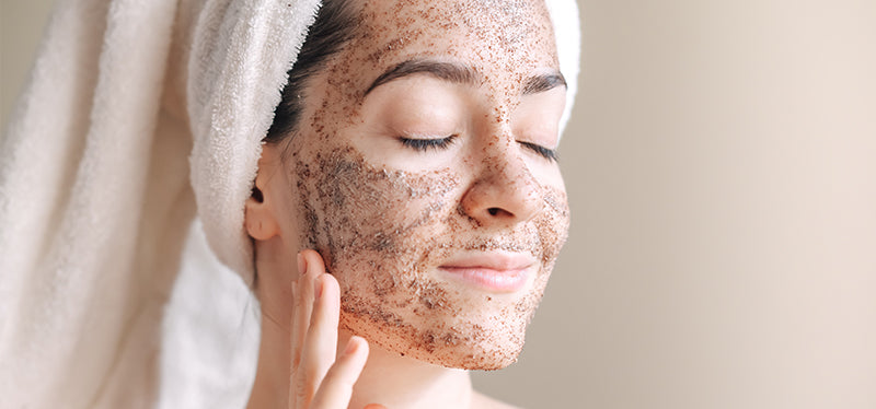 Comment éliminer les cellules mortes du visage : Astuces et conseils